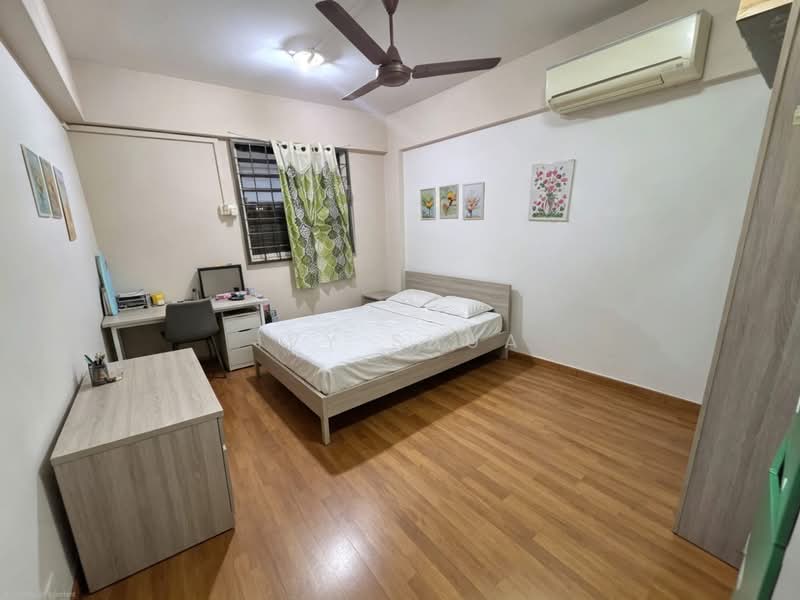 252 Hougang Avenue 3, 252 Hougang Avenue 3, 2 Bedrooms, 721 sqft, HDB Flat For Sale, by Ivy Shua, 500225490 - Bedroom Potential Reno - PropertyGuru.com.sg