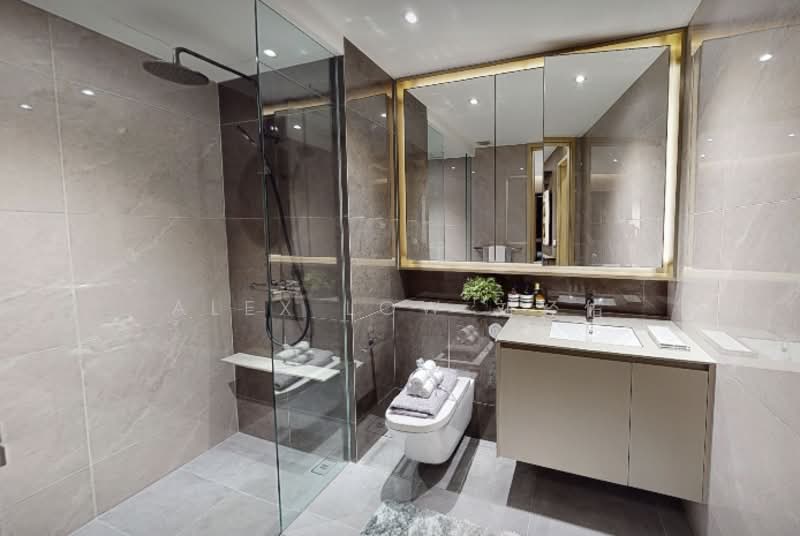 1km to henry park primary, holland village, , 2 Bedrooms, 760 sqft, Condominium For Sale, by Alex Low 刘经佑, 500225491 - Bathroom - PropertyGuru.com.sg
