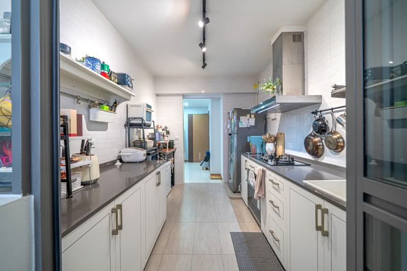479B Yishun Street 42, 479B Yishun Street 42, 3 Bedrooms, 1,001 sqft, HDB Flat For Sale, by Ng Shi Xian, 500225495 - Kitchen - PropertyGuru.com.sg