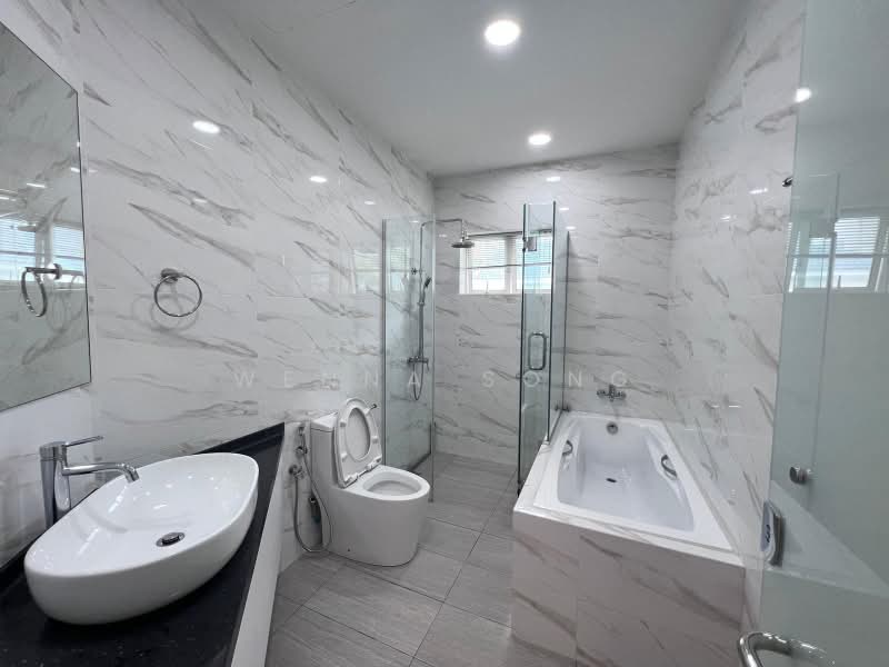 Thomson Chancery Cluster House, Chancery Hill Road, 3 Bedrooms, 2,405 sqft, Cluster House For Rent, by Wenna Song, 500225517 - Bathroom - PropertyGuru.com.sg