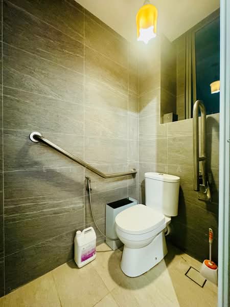 The Flow @ East Coast, 66 East Coast Road, 775 sqft, Mall Shop For Rent, by Elly Apphia, 500225533 - Bathroom - CommercialGuru.com.sg