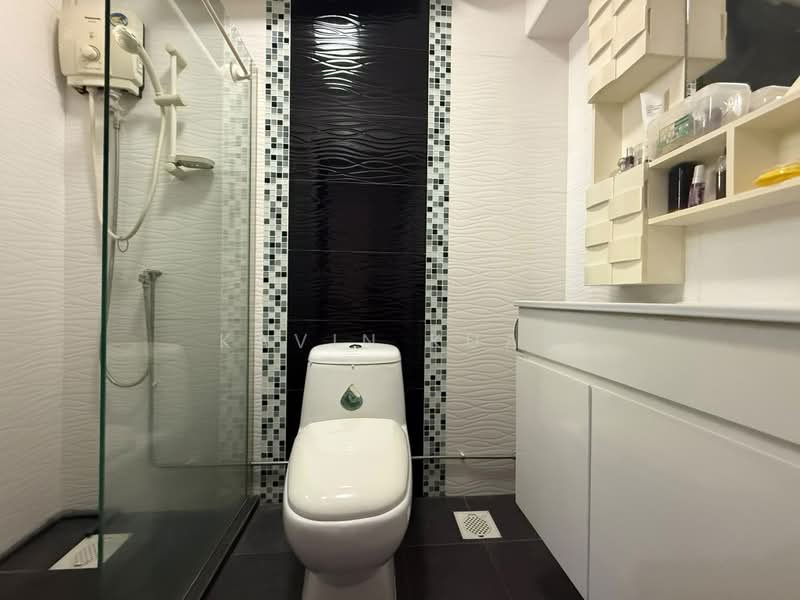 409 Sembawang Drive, 409 Sembawang Drive, 3 Bedrooms, 969 sqft, HDB Flat For Sale, by Kavin Kuah, 500225563 - Bathroom - PropertyGuru.com.sg