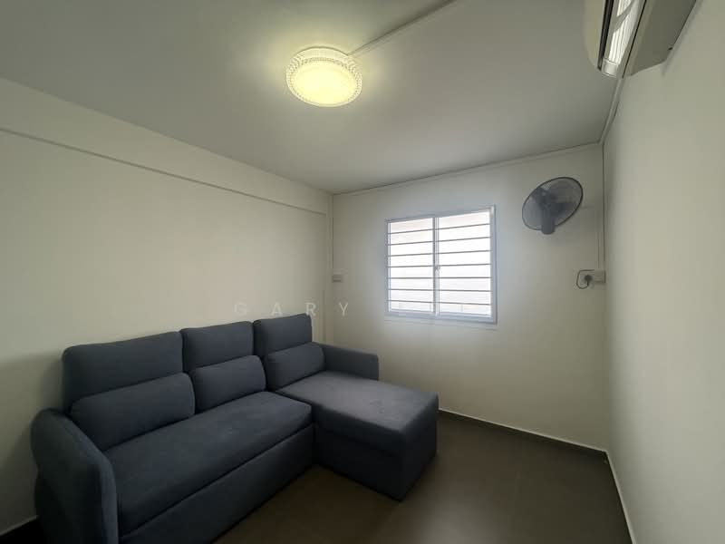 Blk 652 Hougang Ave 8, , 2 Bedrooms, 60 sqft, HDB Flat For Sale, by Gary Lee, 500225572 - Living Room - PropertyGuru.com.sg