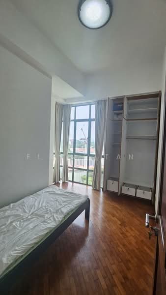 Tanglin Regency, 381 Tanglin Road, 2 Bedrooms, 882 sqft, Condominium For Rent, by Elaine Tan, 500225574 - Bedroom - PropertyGuru.com.sg