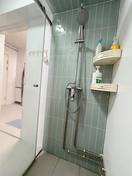 625 Jurong West Street 61, 625 Jurong West Street 61, Room Rental, 120 sqft, HDB Flat For Rent, by Foo Jen Huey, 500225579 - Bathroom - PropertyGuru.com.sg
