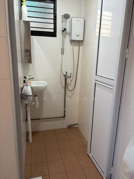 108 Serangoon North Avenue 1, 108 Serangoon North Avenue 1, Room Rental, 130 sqft, HDB Flat For Rent, by Shu Xuan, 500225594 - Bathroom - PropertyGuru.com.sg