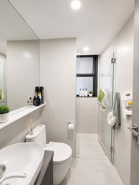 Westwood Residences EC, 180 Westwood Avenue, 3 Bedrooms, 1,033 sqft, Condominium For Sale, by Geraldine Koh, 500225608 - Bathroom - PropertyGuru.com.sg