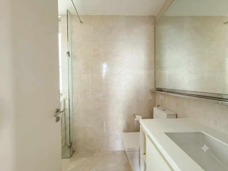 Kingsford Hillview Peak, 105 Hillview Rise, 2 Bedrooms, 829 sqft, Condominium For Sale, by Clement Lan, 500225623 - Bathroom - PropertyGuru.com.sg