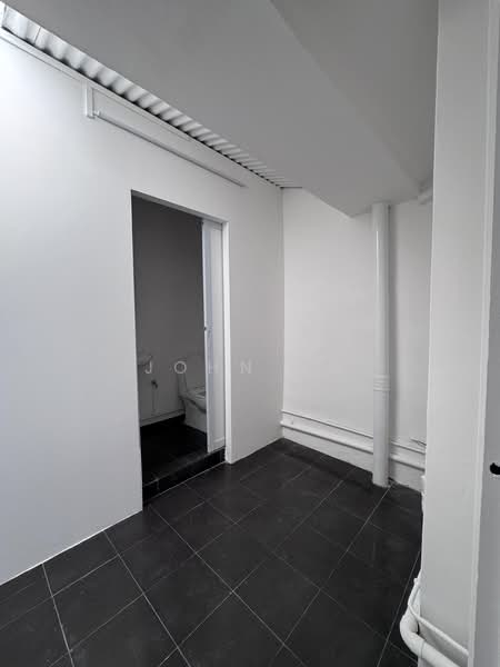 Kampong Glam Shop House, Arab Street, Beach Road / Bugis / Rochor, 400 sqft, Shop / Shophouse For Rent, by John Ng, 500225649 - Bathroom - CommercialGuru.com.sg