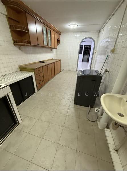 10 Teck Whye Avenue, 10 Teck Whye Avenue, Dairy Farm / Bukit Panjang / Choa Chu Kang, 2 Bedrooms, 721 sqft, HDB Flat For Sale, by Jonny Yeow, 500225658 - Kitchen - PropertyGuru.com.sg