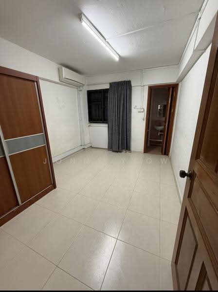 10 Teck Whye Avenue, 10 Teck Whye Avenue, Dairy Farm / Bukit Panjang / Choa Chu Kang, 2 Bedrooms, 721 sqft, HDB Flat For Sale, by Jonny Yeow, 500225658 - Master bedroom - PropertyGuru.com.sg
