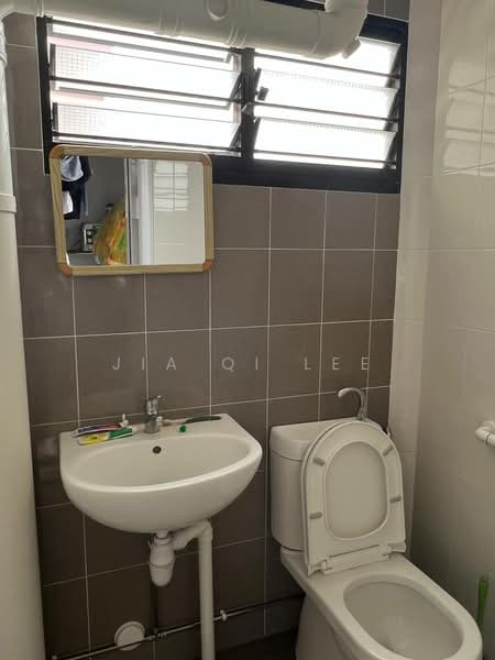 820 Woodlands Street 82, 820 Woodlands Street 82, Room Rental, 150 sqft, HDB Flat For Rent, by Jia Qi Lee, 500225662 - Bathroom - PropertyGuru.com.sg