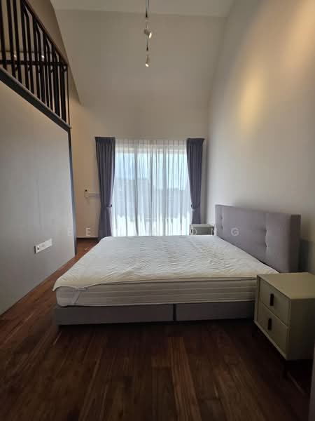 Parksuites, 18 Holland Grove Road, 3 Bedrooms, 1,389 sqft, Condominium For Rent, by Ee Lin Ong, 500225688 - Bedroom - PropertyGuru.com.sg