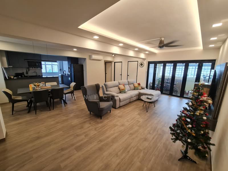 343 Tampines Street 33, 343 Tampines Street 33, 3 Bedrooms, 1,453 sqft, HDB Flat For Sale, by Janice Sng, 500225696 - Living Room - PropertyGuru.com.sg