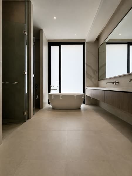 Harvey Avenue, , 6 Bedrooms, 8,120 sqft, Detached House For Sale, by Jake Tay, 500225703 - Bathroom - PropertyGuru.com.sg