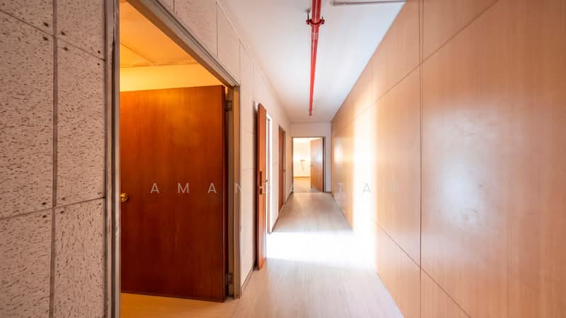 Enterprise Centre, 20 Bukit Batok Crescent, 4,009 sqft, Light Industrial (B1) For Sale, by Amanda Tan, 500225704 - Corridor - CommercialGuru.com.sg