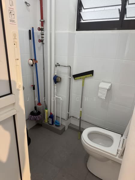 203 Hougang Street 21, 21, 850 sqft, Shop / Shophouse For Rent, by Jason Chen, 500225705 - Bathroom - CommercialGuru.com.sg