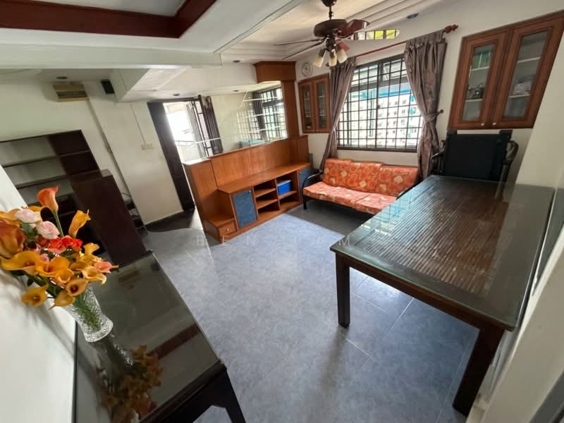 451 Choa Chu Kang Avenue 4, 451 Choa Chu Kang Avenue 4, 3 Bedrooms, 1,108 sqft, HDB Flat For Sale, by Ben Lim, 500225734 - Living Room - PropertyGuru.com.sg