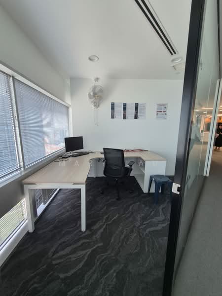 Gateway East, 152 Beach Road, 5,522 sqft, Office For Rent, by Mary Lau, 500225743 - Study - CommercialGuru.com.sg
