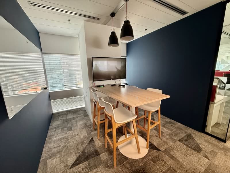 Gateway East, 152 Beach Road, Beach Road / Bugis / Rochor, 6,359 sqft, Office For Rent, by Mary Lau, 500225743 - Interior - CommercialGuru.com.sg