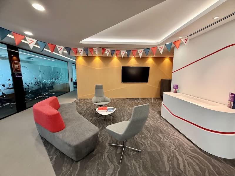 Gateway East, 152 Beach Road, Beach Road / Bugis / Rochor, 6,359 sqft, Office For Rent, by Mary Lau, 500225743 - Interior - CommercialGuru.com.sg