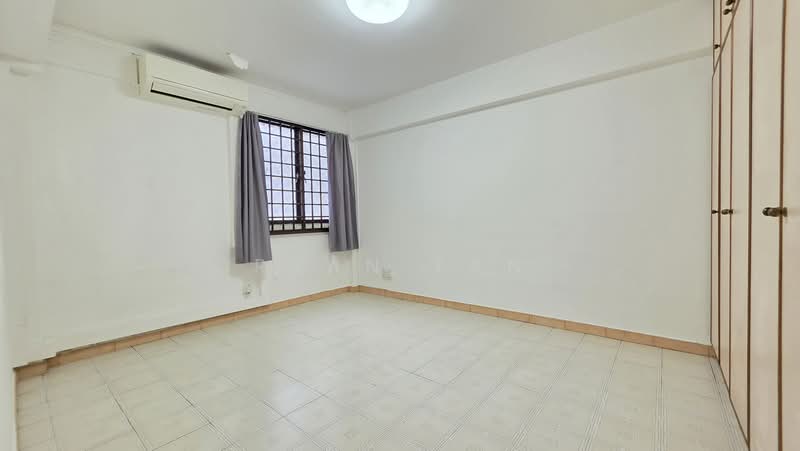 117 Lorong 1 Toa Payoh, 117 Lorong 1 Toa Payoh, 2 Bedrooms, 700 sqft, HDB Flat For Sale, by Ryan Tan, 500225758 - Bedroom - PropertyGuru.com.sg