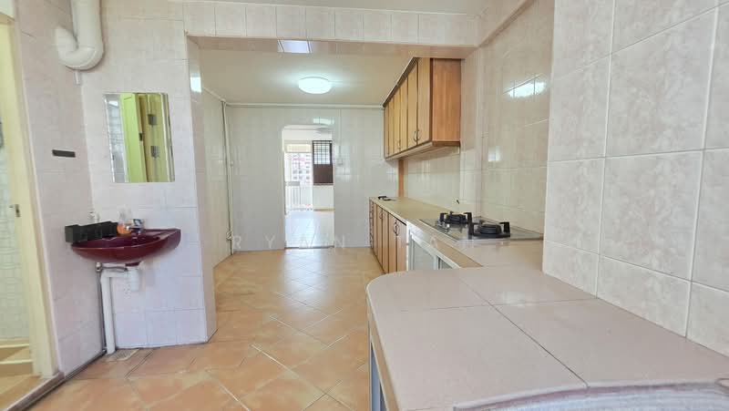 117 Lorong 1 Toa Payoh, 117 Lorong 1 Toa Payoh, 2 Bedrooms, 700 sqft, HDB Flat For Sale, by Ryan Tan, 500225758 - Kitchen - PropertyGuru.com.sg