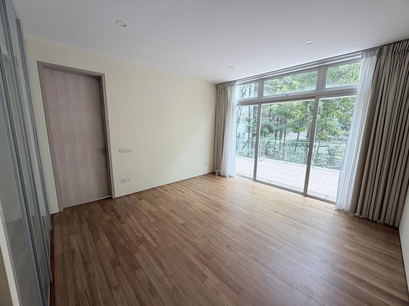 The Botanic on Lloyd, 33 Lloyd Road, Orchard / River Valley, 3 Bedrooms, 1,938 sqft, Condominium For Rent, by Zoe Yee, 500225759 - Master Room . Expect alot of greens - PropertyGuru.com.sg