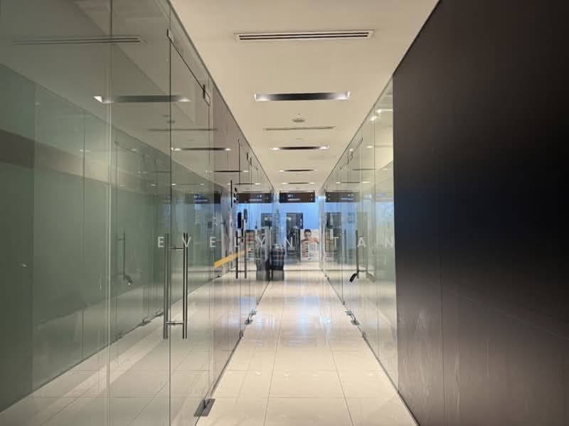 Oxley Tower, 138 Robinson Road, 160 sqft, Other Retail For Sale, by Evelyn Tan, 500225779 - Corridor - CommercialGuru.com.sg