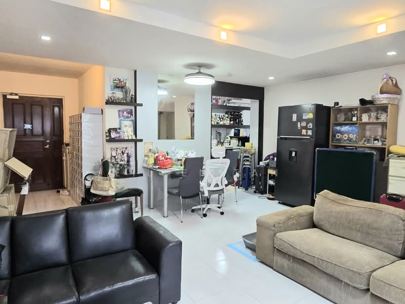 685B Choa Chu Kang Crescent, 685B Choa Chu Kang Crescent, Dairy Farm / Bukit Panjang / Choa Chu Kang, 3 Bedrooms, 1,184 sqft, HDB Flat For Sale, by Eileen Tan, 500225788 - Living Room - PropertyGuru.com.sg