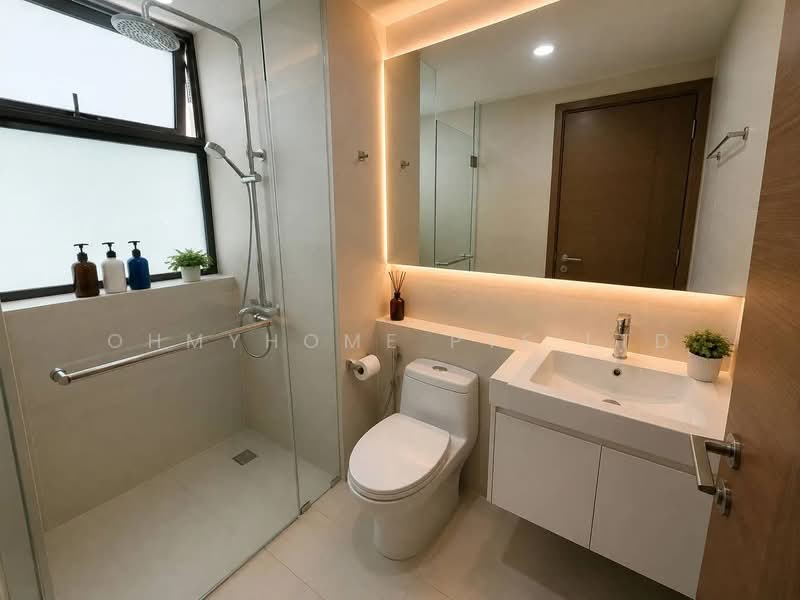 The Topiary, 11 Fernvale Lane, 3 Bedrooms, 915 sqft, Executive Condominium For Sale, by BEN CHEE, 500225791 - Bathroom - PropertyGuru.com.sg