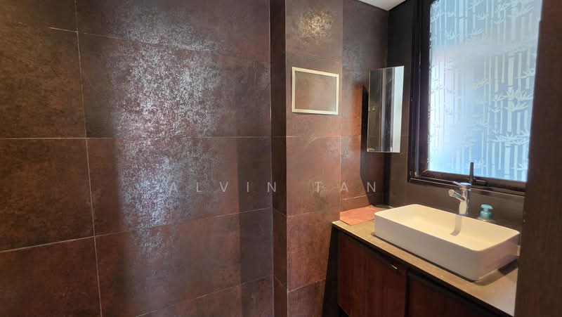 Must See! Beautiful Renovated Corner Near Mrt. Cheap!, Farrer Park / Serangoon Rd, 1,583 sqft, Shop / Shophouse For Rent, by Alvin Tan, 500225807 - Bathroom - CommercialGuru.com.sg