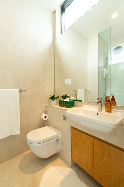 Belle Vue Residences, 15 Oxley Walk, 3 Bedrooms, 3,638 sqft, Condominium For Sale, by Evelyn Chen, 500225812 - Junior Master Bathroom - PropertyGuru.com.sg