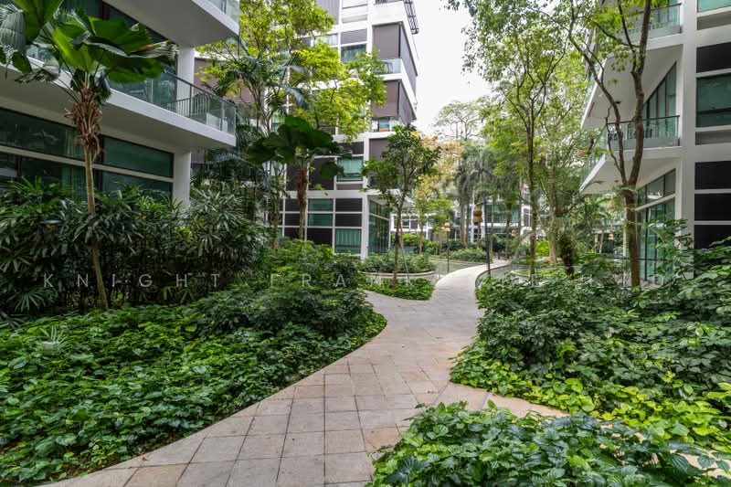 Belle Vue Residences, 15 Oxley Walk, 3 Bedrooms, 3,638 sqft, Condominium For Sale, by Evelyn Chen, 500225812 - Condo Garden Path - PropertyGuru.com.sg