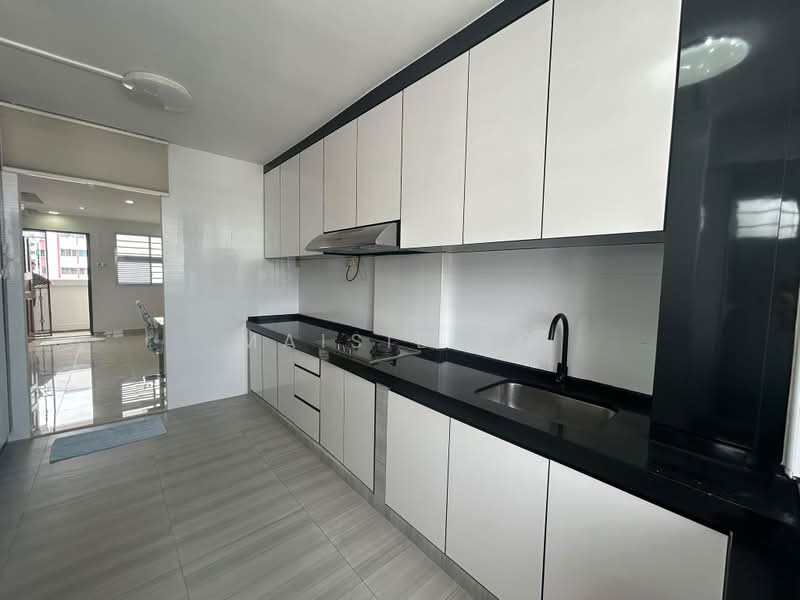 652 Hougang Avenue 8, 652 Hougang Avenue 8, 2 Bedrooms, 60 sqft, HDB Flat For Sale, by Maisie Ng, 500225817 - Kitchen - PropertyGuru.com.sg