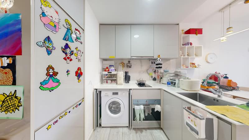 Parc Esta, 906 Sims Avenue, 2 Bedrooms, 635 sqft, Condominium For Sale, by Johanna Chow, 500225820 - Kitchen - PropertyGuru.com.sg