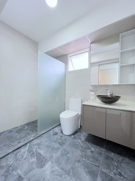 194A Bukit Batok West Avenue 6, 194A Bukit Batok West Avenue 6, 3 Bedrooms, 1,238 sqft, HDB Flat For Sale, by Joseph Ho, 500225825 - Bathroom - PropertyGuru.com.sg