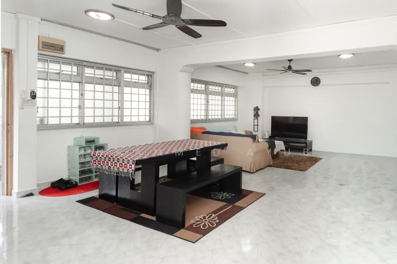632 Pasir Ris Drive 3, 632 Pasir Ris Drive 3, 3 Bedrooms, 1,119 sqft, HDB Flat For Sale, by Muhammed Ayub, 500225833 - Living Room - PropertyGuru.com.sg