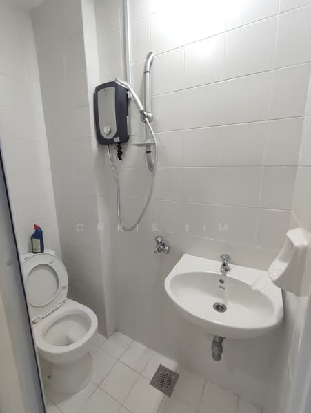 Changi Green, 712 Upper Changi Road East, Room Rental, 120 sqft, Condominium For Rent, by Chris Lim, 500225844 - Bathroom - PropertyGuru.com.sg