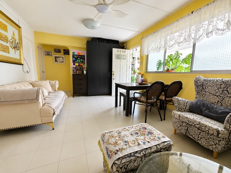 135 Simei Street 1, 135 Simei Street 1, 3 Bedrooms, 904 sqft, HDB Flat For Sale, by Fadzly Sani, 500225850 - Living Room - PropertyGuru.com.sg