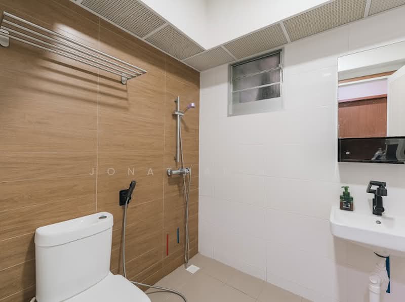 876C Tampines Avenue 8, 876C Tampines Avenue 8, 3 Bedrooms, 1,001 sqft, HDB Flat For Sale, by Jonathan Koh, 500225852 - Bathroom - PropertyGuru.com.sg