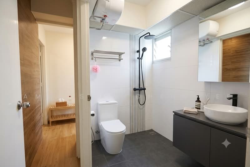 323D Sumang Walk, 323D Sumang Walk, 3 Bedrooms, 1,216 sqft, HDB Flat For Sale, by James Siaw Cheng Yee, 500225855 - Bathroom - PropertyGuru.com.sg