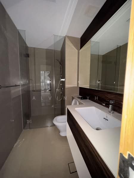 Commonwealth Towers, , 2 Bedrooms, 689 sqft, Condominium For Rent, by Alvin Tyh, 500225862 - Bathroom - PropertyGuru.com.sg