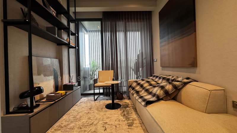 19 Nassim, 19 Nassim Hill, 1 Bedroom, 570 sqft, Condominium For Sale, by Priscillia Qiu, 500225889 - Living Room - PropertyGuru.com.sg