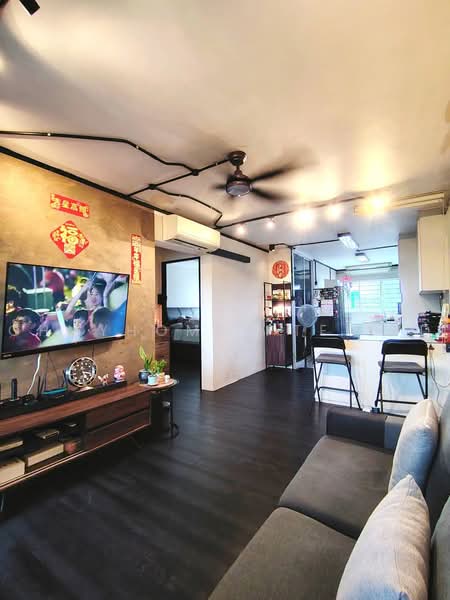 269 Bukit Batok East Avenue 4, 269 Bukit Batok East Avenue 4, 2 Bedrooms, 689 sqft, HDB Flat For Sale, by NOEL PHOON, 500225891 - Living Room - PropertyGuru.com.sg