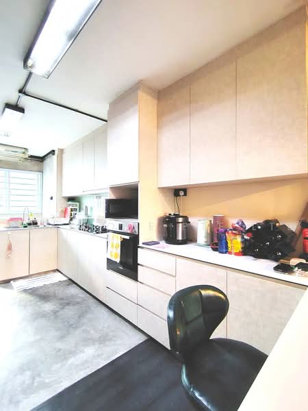 269 Bukit Batok East Avenue 4, 269 Bukit Batok East Avenue 4, 2 Bedrooms, 689 sqft, HDB Flat For Sale, by NOEL PHOON, 500225891 - Kitchen - PropertyGuru.com.sg