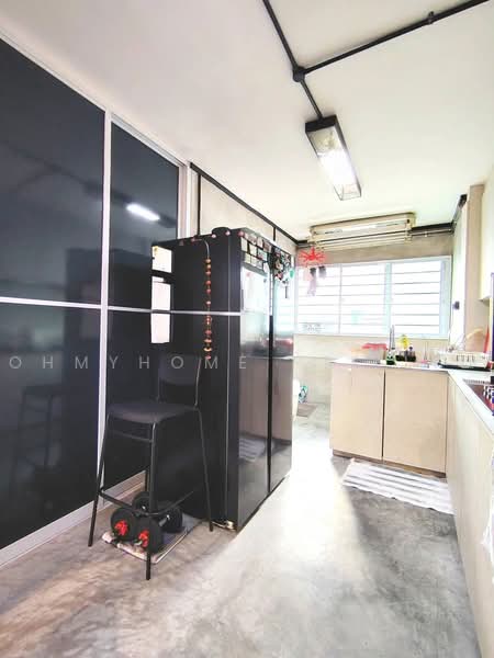 269 Bukit Batok East Avenue 4, 269 Bukit Batok East Avenue 4, 2 Bedrooms, 689 sqft, HDB Flat For Sale, by NOEL PHOON, 500225891 - Kitchen - PropertyGuru.com.sg