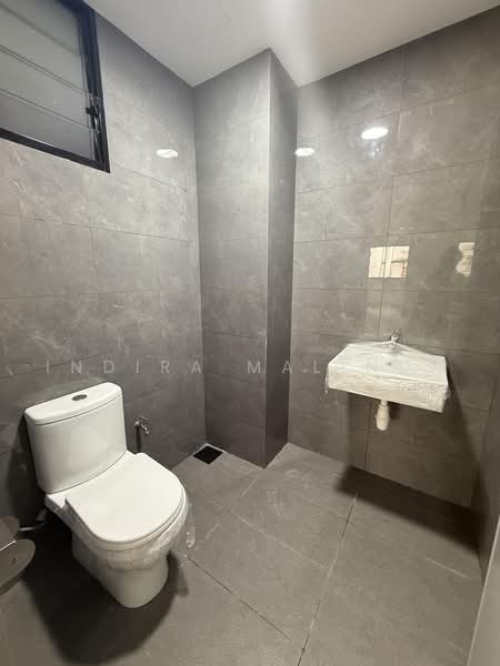 Food Vision @ Mandai, 21 Mandai Estate, Admiralty / Woodlands, 1,765 sqft, Factory / Workshop (B2) For Sale, by Indira Malinda, 500225931 - Bathroom - CommercialGuru.com.sg
