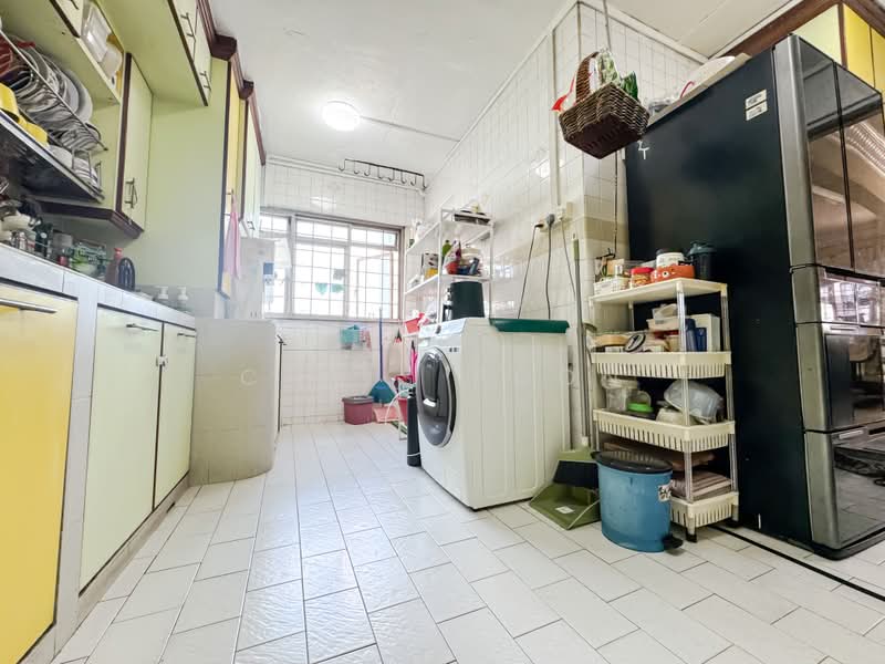 142 Bukit Batok Street 11, 142 Bukit Batok Street 11, 3 Bedrooms, 1,593 sqft, HDB Flat For Sale, by Chris Poon, 500225934 - Kitchen - PropertyGuru.com.sg