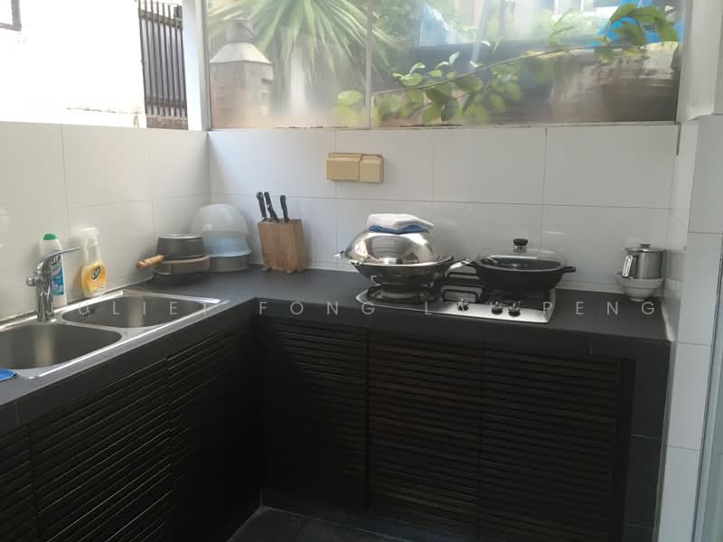 Teacher's Housing Estate, Iqbal Avenue, 4 Bedrooms, 2,100 sqft, Terraced House For Sale, by Juliet Fong Lai Peng, 500225952 - Kitchen - PropertyGuru.com.sg